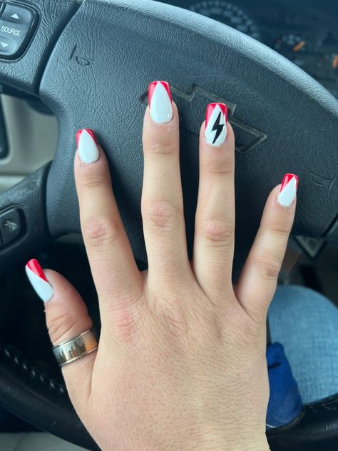 Nails Western Rodeo, Cute Spring Birthday Nails, Red Punchy Nails, Cowboy Hat Nails Design, Western Sns Nails, Western Nails Country Simple, Nails Acrylic Western Simple, Red Western Nails Acrylic, Cowpoke Nails