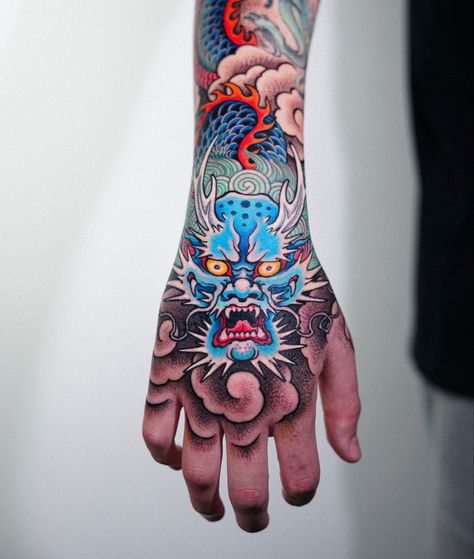 Dragon Head Hand Tattoo, Japanese Traditional Hand Tattoo, Dragon Tattoo Hand, Tattoo Composition, Japanese Hand Tattoos, Bleach Tattoo, Calf Tattoo Men, Traditional Hand Tattoo, Japanese Back Tattoo