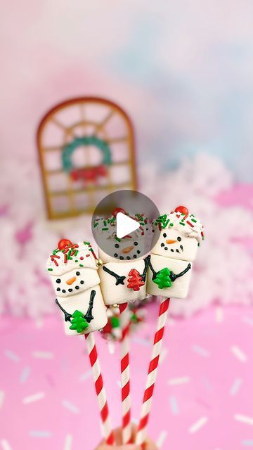 Pamela Giannetti on Instagram: "🎄🎅🏼✨ 👉🏻 sprinkles by @sweetapolita PAMELASPRINKS15 to save 15% #pamelacakeplanner #marshmallow #christmastreats #sprinkles #sweetapolita #christmas #marshmallowpops" Christmas Cakesicles, Marshmallow Pops, Christmas Treats, Pink Christmas, Sprinkles, Cake, Christmas, Pink, On Instagram