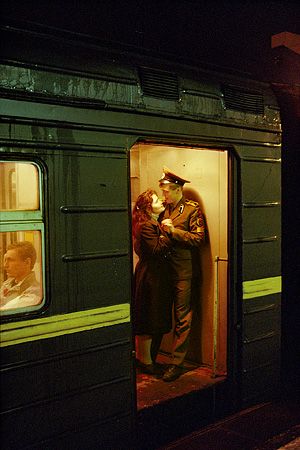 .train kiss Milan Kundera, Back In The Ussr, Foto Vintage, Foto Inspiration, 인물 사진, Soviet Union, A Train, Aesthetic Photo, Old Photos