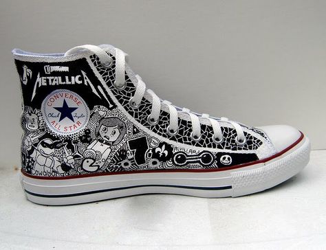 Metallica band converse Drawing On Converse, Converse Ideas, Sharpie Shoes, Converse Design, Converse Tennis Shoes, Sneakers Drawing, Custom Sneakers Diy, Painted Canvas Shoes, Custom Painted Shoes