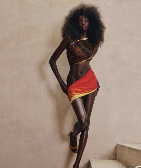 Scarf As A Dress, Loewe Scarf, Anok Yai, Supermodel Body, Brother Vellies, Dark Skin Beauty, Black Femininity, Model Inspo, Model Aesthetic