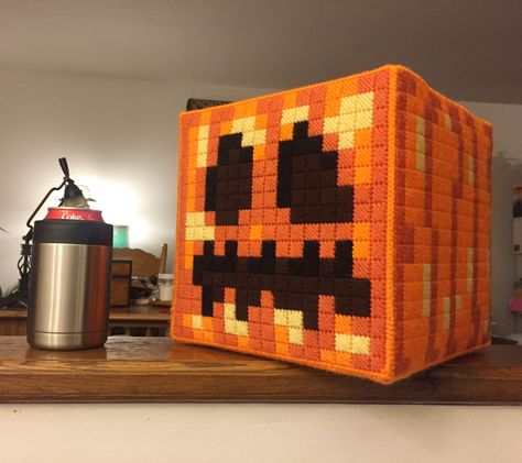 Minecraft Pumpkin Perler Beads, How To Make Lanterns In Minecraft, Jack O Lantern Minecraft, Minecraft Jack-o-lantern, Perler Bead Jack O Lantern, Cross Stitch On Plastic Canvas, Minecraft Diy, Lantern Design, Diy Crafts Hacks