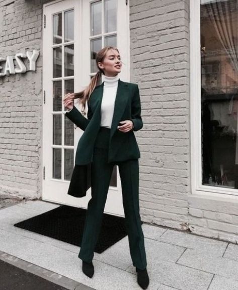 Dark Green Sweater Outfit, Green Sweater Outfit, Job Interview Outfit, Outfit Office, Dark Green Sweater, Sweater Outfit, Green Suit, Business Outfit, Pinterest Fashion