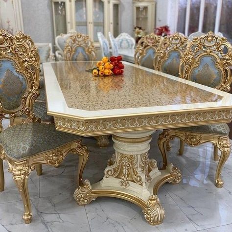 Latest Dining Table, Classic Bedroom Furniture, Classic Furniture Living Room, Dining Room Design Luxury, Media Room Design, Luxury Dining Table, Simple Kitchen Design, Royal Furniture, Wooden Bed Design