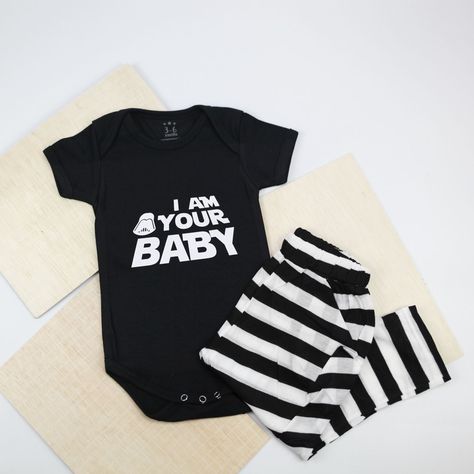 Gifts For Star Wars Fans, Star Wars Onsies, Funny Baby Onesies Girl, Star Wars Funny, Star Wars Onesie, Funny Star Wars, Star Wars Baby Shower, Funny Baby Shirts, Trendy Baby Girl Clothes