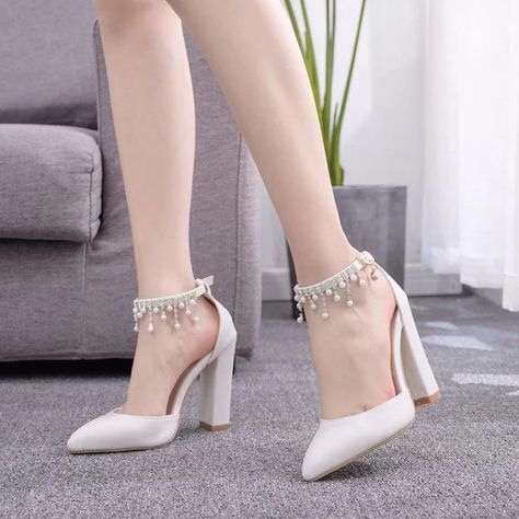 Elegant Chunky Heels, Office Outfits Women Casual, Rough Heels, Elegant High Heels, Wedding Shoes Heels, Super High Heels, Womens Summer Shoes, Chunky Heels Sandals, Womens Wedding Shoes