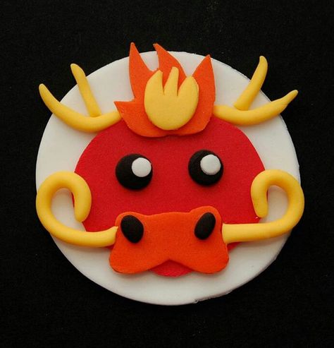 Dragon cupcake topper Dragon Cupcake Cake, Chinese Cupcakes, Chinese Dragon Cake, Chinese New Year Cupcakes, Dragon Cupcake Toppers, Cny Dragon, Yu Sheng, Dragon Cupcakes, Chinese New Year Cake