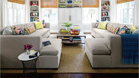 Symmetrical Couches Living Room Couches Facing Each Other, Southern Living Decor, Southern Decorating, Travel Room Decor, Room Decor Tips, Living Room Decor Tips, Apartment Storage, Living Room Furniture Layout, Small Living Room Design