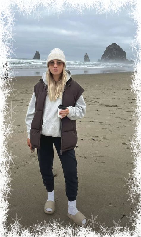 National Park Outfit Winter, Hiking Outfit Layers, Maine Fashion Fall, Hiking Apparel For Women, Pacific Northwest Fall Outfits, Smoky Mountains Outfits Fall, Maine Outfits Winter, Portland Winter Outfits, Cabin Outfits Fall