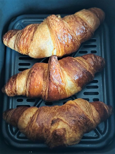 Frozen Croissants, Air Fryer Recipes Uk, Mini Croissants, Air Fryer Recipes Healthy, Air Fry, Crescent Rolls, Quick Breakfast, Air Fryer Recipes, The Oven