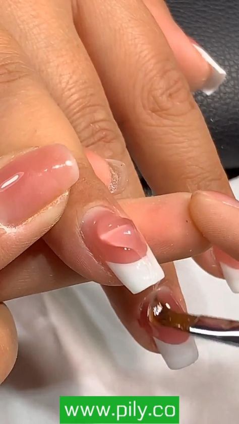 Understand how to care for your nail polish for a long-lasting look. French Tip Hard Gel Nails, Half Tip Nails, How To Do Acrylic Nails, French Tip Tutorial, Making Nails, Nail Growth Tips, Nails Videos, Grow Nails Faster, Nails Clear