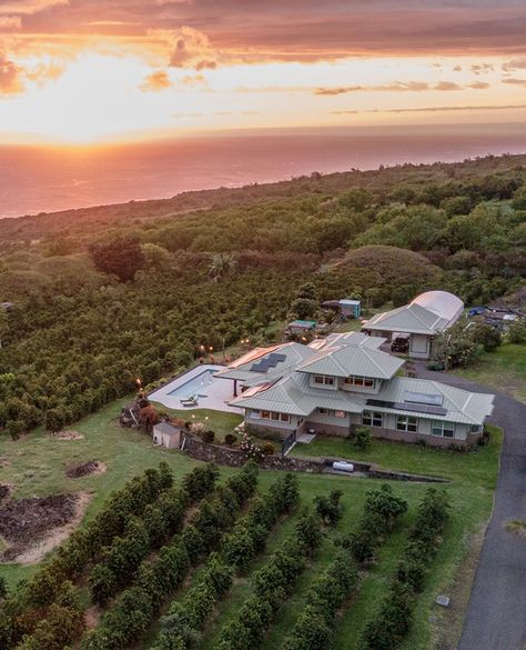 One-of-a-kind property on 5 acres with ocean views // Listed by: Marco A. Silva | Coldwell Banker Island Properties // #luxuryhomemagazine #luxuryhomes #luxuryrealtor #luxuryrealestate #luxe #luxury #home #house #abode #style #architecture #design #inspiration #homeinspiration #lifestyle #decor #magazine #realestate #luxurylife #realtor #homedesign #captaincook #hawaii Hawaii Luxury, Endless Ocean, Coffee Table Magazine, Vision 2024, Hawaii Real Estate, Real Estate Luxury, Luxury Real Estate Marketing, Ocean Front Property, Homes Luxury