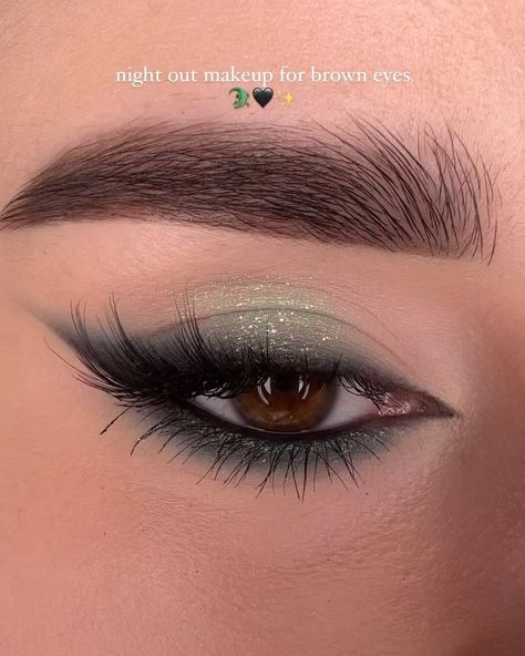 Makeup In Green Dress, Makeup Look For Sage Green Dress, Cool Makeup Eye Looks, Simple Dark Green Makeup Looks, Eye Makeup For Emerald Dress, Soft Glam Makeup Green Eyeshadow, Dark Green And Black Makeup Looks, Make Up To Go With Emerald Green Dress, Emerald Green Homecoming Makeup