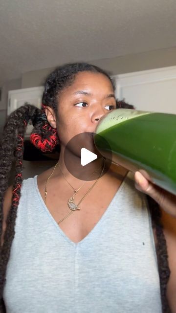 Nolia Hues | 🌿 Health + Wellness Creator on Instagram: "I learned that REAL chlorophyll comes from fresh, Whole Foods! 💚

I say “real” because the bottles of liquid chlorophyll are made in the lab. Chlorophyll drops were made to make the nutrients more absorbable, butttt you know we can’t trust every health company. Some just want your money!

I drank this juice throughout the week + the biggest improvement I’ve noticed is its deodorizing powers! As a girl, and an ACTIVE girl, eliminating BO is so crucial! IYKYK

Instead, you can create your own liquid chlorophyll by juicing chlorophyll-rich foods like:

🍏 green apples
🍋‍🟩 limes 
🍉 watermelon skins
🥝 kiwi
🥦 broccoli 
🥬 dark leafy greens (think kale or chard)
🥒 cucumber (skins)
🫑 green peppers

If you don’t have a juicer, you can Chlorophyll Drops, Liquid Chlorophyll, Dark Leafy Greens, Green Peppers, Green Apples, Leafy Greens, Chard, Whole Foods, Stuffed Green Peppers