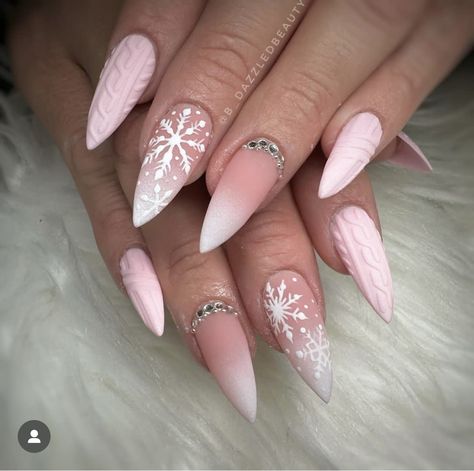 Snowflake Stiletto Nails, Stiletto Christmas Nails, Nails With Snowflakes, Pink Christmas Nail, Pink Christmas Nails, Pink Stiletto Nails, Nail Designs Bling, Snowflake Nail Design, Christmas Nail Ideas