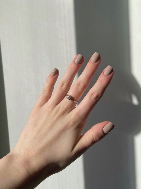 Perfect Nude Nails, Neutral Nail Ideas, Brown Nail Ideas, Minimal Nail, Neutral Nail Art, Nail Paints, Neutral Nail, Brown Nail, Nail Goals