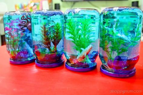 Creativity 521 #36 - DIY snow globe aquarium Diy Snow, Diy Snow Globe, Mason Jar Crafts, Glass Vases, Jar Crafts, Snow Globe, Summer Crafts, Cute Crafts, Crafts To Do