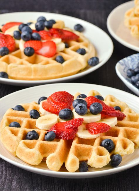 Waffle Recipe Without Milk, Quinoa Waffles, Waffle Recipe No Milk, Blw Breakfast, Dairy Free Waffles, Belgian Waffles Recipe, Potato Waffles, How To Make Waffles, Waffles Easy