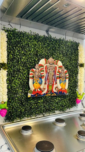 Simple House Warming Decoration, House Warming Decorations Indian Simple, Indian House Warming Decoration, House Warming Decorations Indian, Indian Floral Decor, House Warming Decor, Housewarming Ideas, House Warming Ceremony, Housewarming Decorations