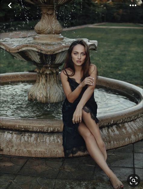 Water Fountain Photoshoot Ideas, Outdoor Glamour Photography, Water Fountain Photoshoot, Fountain Poses, Fountain Photoshoot, French Photoshoot, Elegance Photoshoot, Female Modeling Poses, High Fashion Photoshoot