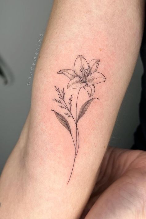 Delicate Flower Arm Tattoo, Flower Lilly Tattoo, Asiatic Lilies Tattoo, Italian Lily Tattoo, Lily Flower Tattoo Designs For Women, Tattoo With Lily Flowers, Alstromeria Tattoo Small, Daylilies Tattoo, Lilac And Lily Tattoo