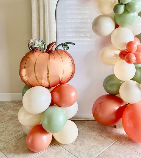 Welcome to Sweet Escapes By Debbie  Celebrating that Little Pumpkin turning one? This is sure to add that pop to your party. Great for your Little Pumpkin baby shower theme as well! The colors in this garland are burnt orange, eucalyptus, blush and white sand. Balloon towers are the perfect way to add that wow to your party. With helium prices increasing and sometimes hard to find this is the perfect balloon option filled with air! This kit includes everything you need to create your tower. This Fall Birthday Balloons, Fall Baby Shower Balloons, First Birthday Pumpkin Theme, Pumpkin Balloon Arch, A Little Pumpkin Is On The Way, A Little Pumpkin Baby Shower Theme, Balloon Tower Diy, Wobble Dance, Pumpkin Theme Party