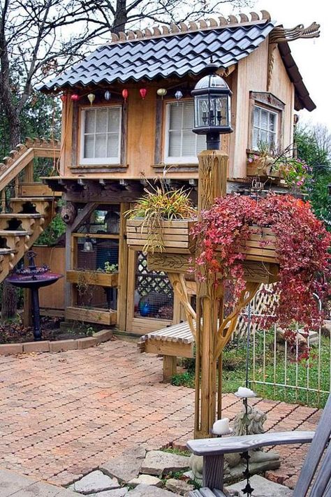 She Shed Ideas: 27 Gorgeous Getaways 12 Tiny House Ideas Cottages, Small House Tour, Tiny House Remodel, Small Houses On Wheels, Wohne Im Tiny House, Small Cottage House Plans, Diy Tiny House, Small Cottage Homes, Building A Tiny House