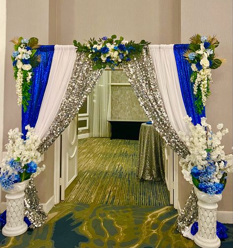 Party Entrance Decoration, Royal Blue Backdrop, Blue Table Decorations, Blue Orange Weddings, Baby Dedication Party, Engagement Dinner Party, Xv Ideas, Draping Ideas, Blue Wedding Decorations