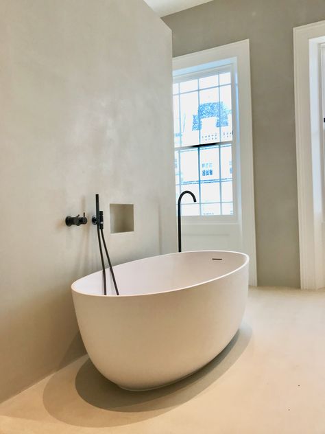 Natural White | Tadelakt London Polished Plaster Bathroom, Tadelakt Bathroom, Small Toilet Room, Modern Bathroom Interior, Bathroom Plan, Polished Plaster, Small Toilet, Spa Room, Bathroom Pictures