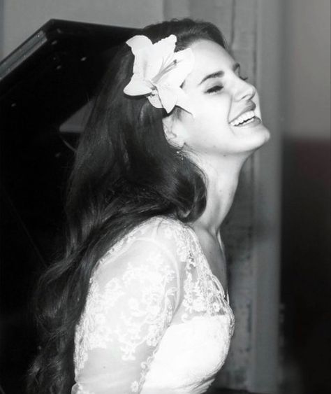 Lana Del Rey Smile, Ldr Aesthetic, Aesthetic Pp, Smile Aesthetic, Lana Del Rey Love, Lana Del Rey Vinyl, Lana Rey, Elizabeth Grant, Tiny Dancer