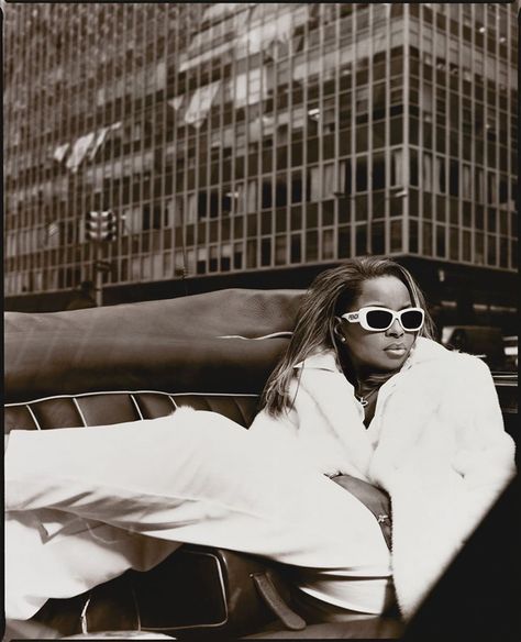 Promised Land Magazine. on Twitter: "Mary J Blige, photographed by Kevin Westenberg  “Share My World” photoshoot. 1997… " Mary J Blige 90s Fashion, Mary J Blige 90s, Basic Girl, Mary J Blige, 90s Hip Hop Fashion, Mama Mary, Lil Kim, Hip Hop And R&b, 90s Hip Hop