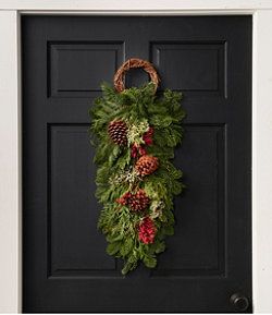 Rustic Front Door Decor, Grapevine Christmas, Front Door Swag, Fresh Wreath, Neutral Christmas, Door Porch, Swag Wreath, Christmas Front Doors, Christmas Door Wreaths