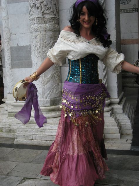 esmeralda cosplay 8 by tfilipova Romani Cosplay, Halloween Fortune Teller Costume, Esmeralda Cosplay, Lucca Comics, Fair Outfits, Diy Kostüm, Fest Outfits, Halloween Costume Outfits, Tambourine