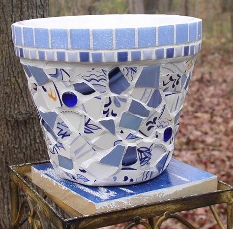 Blue Marbles, Stone Mosaic Art, Mediterranean Pattern, Mosaic Planters, Mosaic Tiles Crafts, Mosaic Birdbath, Mosaic Art Diy, Mosaic Pots, Mosaic Flower Pots