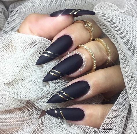 Long Stiletto Nails, Gold Nail Designs, Stiletto Nail Art, Pointed Nails, Black Nail Designs, Older Sister, Cheer Team, Gradient Nails, Nagel Inspo