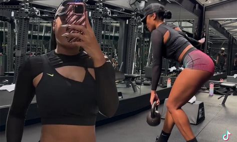 Megan Thee Stallion shares her workout routine in new video — Daily Mail Megan Thee Stallion Workout, Megan Thee Stallion Workout Routine, Megan Thee Stallion Working Out, Body Megan Thee Stallion Song, Megan Thee Stallion Before Fame, Megan Thee Stallion Ungrateful, Megan Thee Stallion 34+35, Workout Aesthetic, Female Rappers