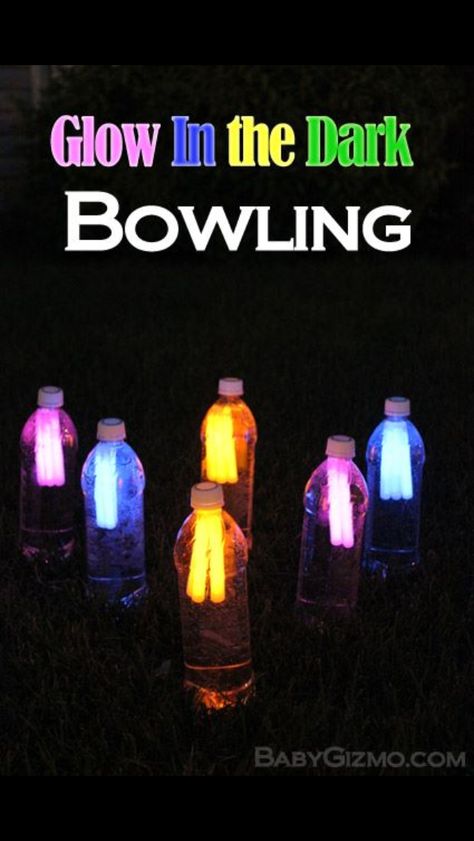 Glow In The Dark Bowling, Night Bowling, Camping Hacks With Kids, Glow Stick Party, Camping Activities For Kids, Activities Outdoor, Outdoors Indoors, Dulces Halloween, Diy Kids Games