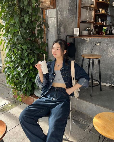 Hongkong Outfit, Ulzzang Instagram, Cute Korean Fashion, Stylish Skirts, High Waisted Mom Jeans, Causual Outfits, Ulzzang Fashion, Instagram Model, Korea Fashion