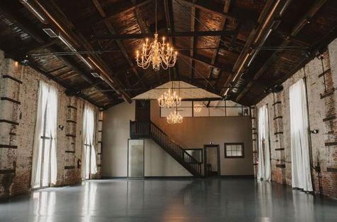 The Green Building Warehouse Venue Spaces, Warehouse Office Design, Warehouse Salon, Urban Industrial Decor, Loft Designs, Warehouse Living, Warehouse Loft, Warehouse Studio, Warehouse Home