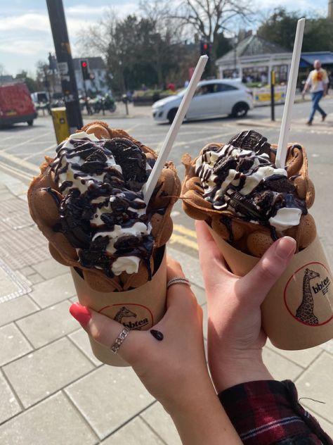 Bubble Waffle Menu Board, Waffle Bubble, Ice Cream Bubble Waffle, Waffles And Ice Cream Aesthetic, Bubble Waffle, Ice Cream Shop, Cookies And Cream, Waffles, Ice Cream