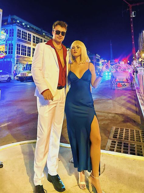 Scarface halloween costume Scarface Halloween Costume, Scarface Costume, Elvira Scarface, Halloween Parejas, Matching Halloween Costumes, Halloween Coustumes, Couples Halloween Outfits, Tony Montana, Matching Halloween