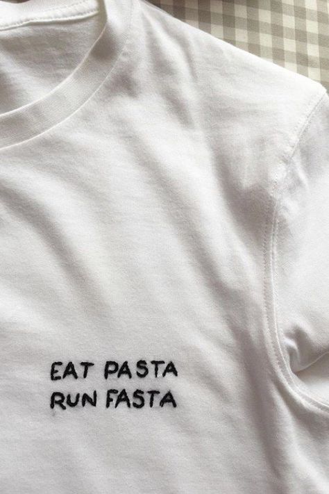 Fun Eat Pasta Run Fa Fun Eat Pasta Run Fasta 5 minute DIY embroidery t-shirt photo is AWESOME! I saw this on Tumblr and want to refashion and upcycle my t-shirt on pocket. #embroidery #DIY #tshirt #tees #summer #craftideas #sewingtips #sewinginspiration #handmade #stitch #tumblr #tumblrstyle | photo camera | camera fun Broderie Anglaise Fabric, Food Pasta, Embroidery T Shirt, Tiny Tattoo, Diy Vetement, Shirt Diy, How To Eat Better, 자수 디자인, Shirt Embroidery