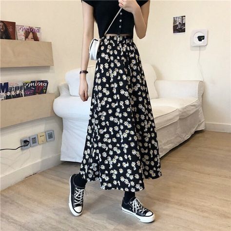 Long Skirt Outfits Korean, Flower Skirt Outfit, Floral Prints Fashion, Skirt Aesthetic, Inexpensive Clothes, Outfit Korean, High Waisted Maxi Skirt, Korean Streetwear, Skirts Midi High Waisted