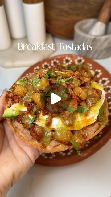 Maria Guzman on Instagram: "Breakfast Tostadas #breakfast #tostadas #huevos #huevosrancheros #desayuno #fyp #foryou #sahm #explore #explorepage" Tostadas Breakfast, Chorizo Tostadas, Egg Tostada, Mexican Breakfast Ideas, Breakfast Tostada, Breakfast Tostadas, Short Recipes, Mexican Menu, Mexican Breakfast