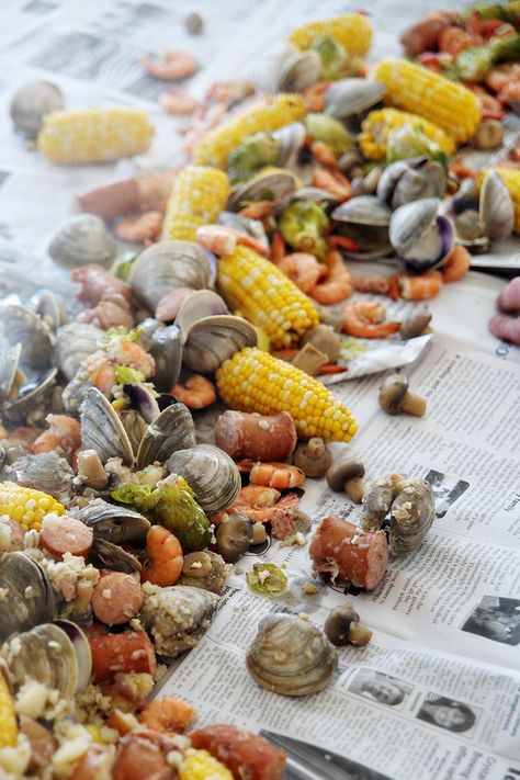 Low Country Boil Tablescape, Southern Food Wedding, Oyster Roast Engagement Party Ideas, Low Country Boil Wedding Reception, Seafood Boil Wedding, Low Country Boil Engagement Party, Lowcountry Boil Party, Low Country Boil Rehearsal Dinner, Low Country Boil Wedding