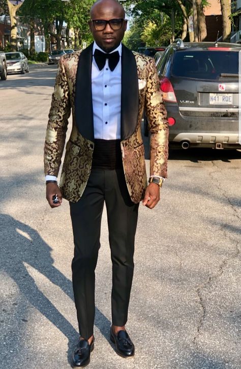 Tux Prom, Prom Outfits For Guys, Homecoming Outfits For Guys, Formal Attire For Men, Stylish Mens Suits, Men's Tuxedo, African Dresses Men, African Shirts For Men, Suits Wedding