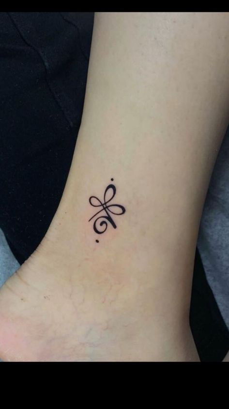 Celtic New Beginning Tattoo, Fine Line Celtic Knot Tattoo, First Love Tattoo Symbols, Celtic Friendship Tattoo, One Life One Love Tattoo, Survivor Tattoos For Women, Celtic Symbol For Friendship, Tattoo Ideas Zodiac, Strength Tattoos For Women