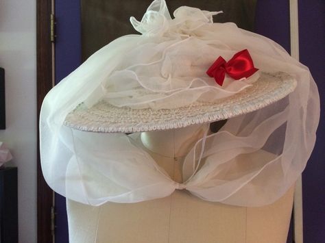 Mary Poppins' Jolly Holiday hat. Mary Poppins Jolly Holiday, Mary Poppins Costume, Period Piece, Holiday Hats, Julie Andrews, Jolly Holiday, Historical Design, Disney Cosplay, Disneyland Trip