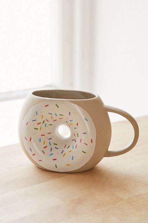 Doughnut Mug Donut Coffee, Tassen Design, Cute Coffee Mugs, Cool Mugs, Coffee Cafe, Cute Mugs, Cups And Mugs, Tea Mugs, Mug Cup